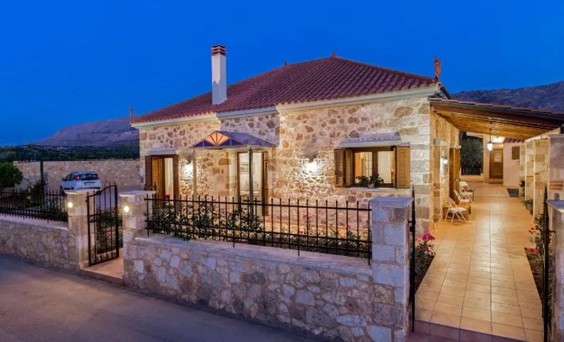 Villa Anerocurù by Chania city