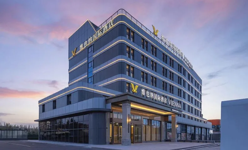 Vienna International Hotel Dushanzi Duku Highway Zero Kilometer Food Street