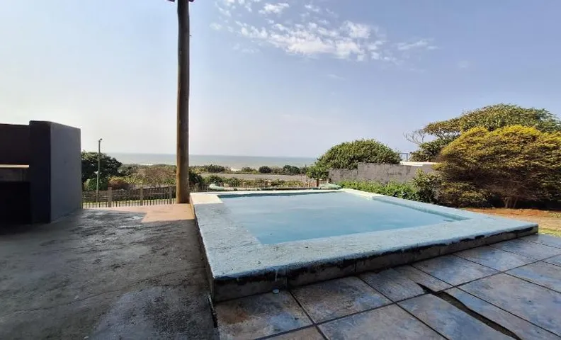 Oceans Rise 10-Sleeper Coastal Family Home in Pumula, KZN South Coast
