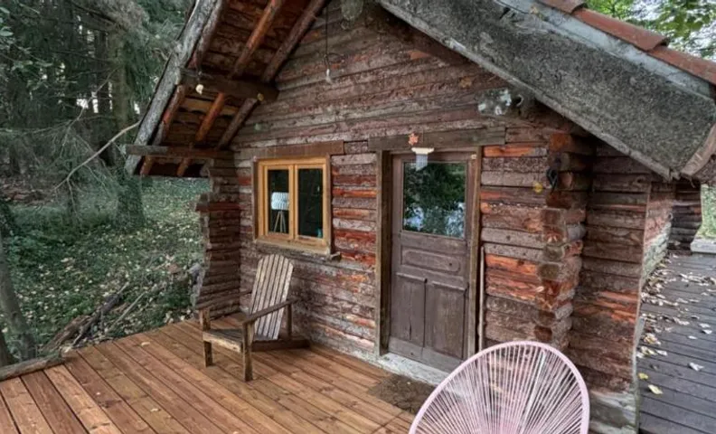 La cabane de l'étang en amoureux