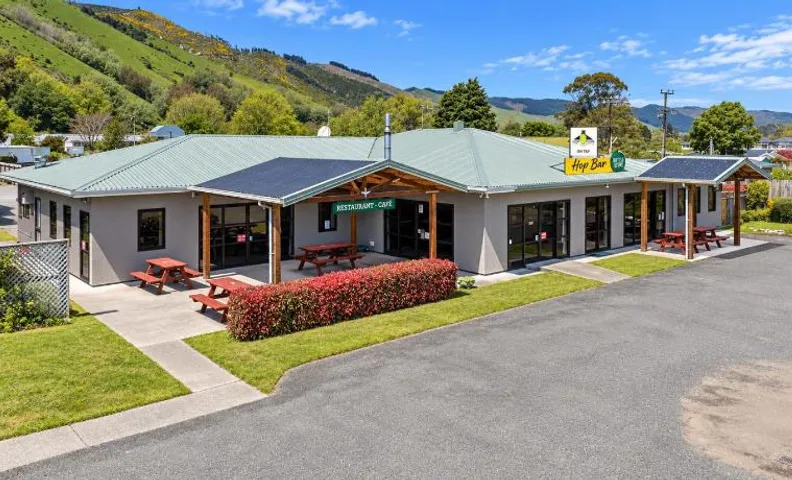 Tapawera Hotel