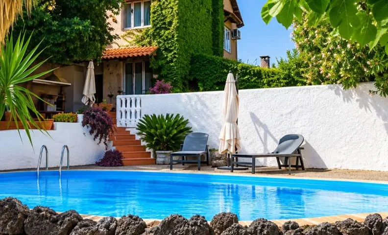 Villa Clarenza - Holiday House
