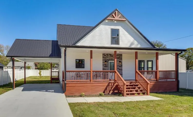 Tullahoma Whiskey Trail Base w/ Yard & Fire Pit