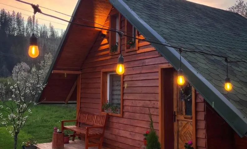 EscapeTinyCabin by IezerVenture