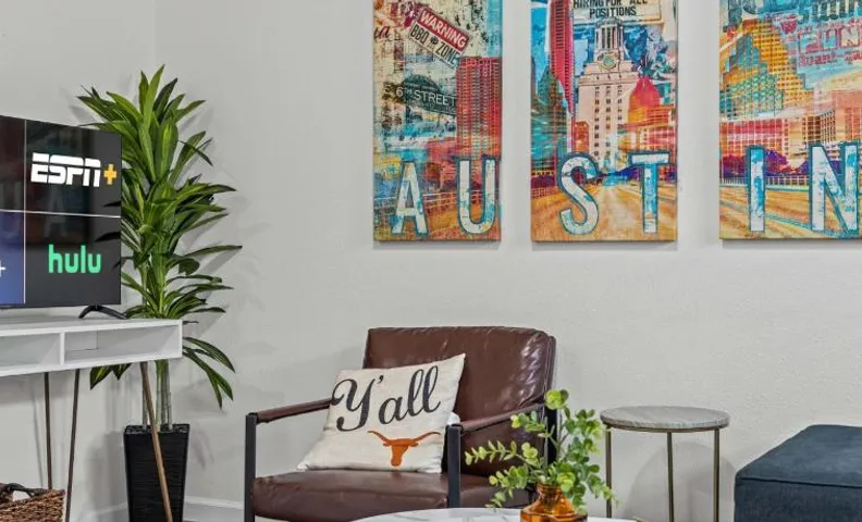 1BR 1BA North Campus Condo w Desk Nook Free Parking by Austin Vacay