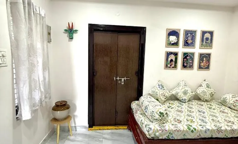 Vididhi by N - 1BHK Retro Stay