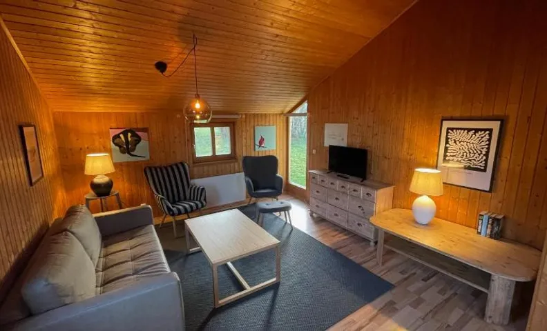 Ferienhäuschen 200 m vom See, mit eigenem Garten, Urlaub mit Hund in der Natur