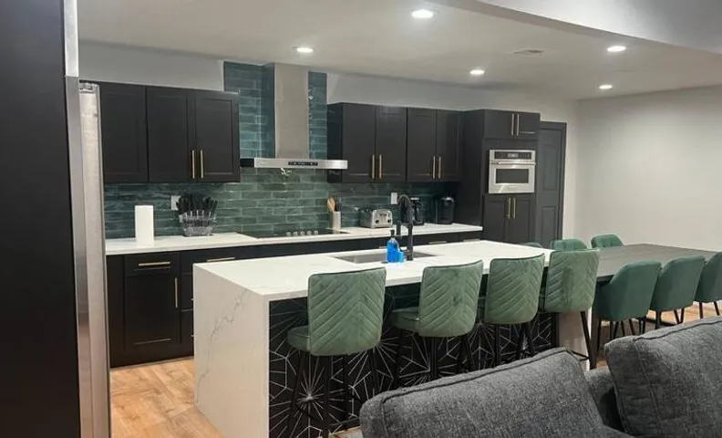 The Peacock Villa - 8 Bdr 4 Bth 14 Bds