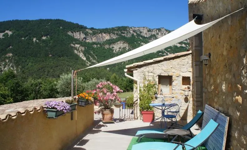 Mas Des Collines Chambre de Charme avec vue et Piscine