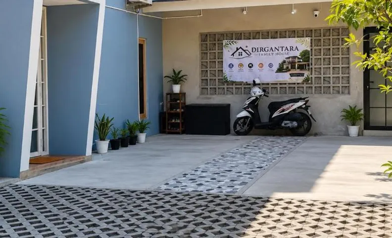 Dirgantara Family House