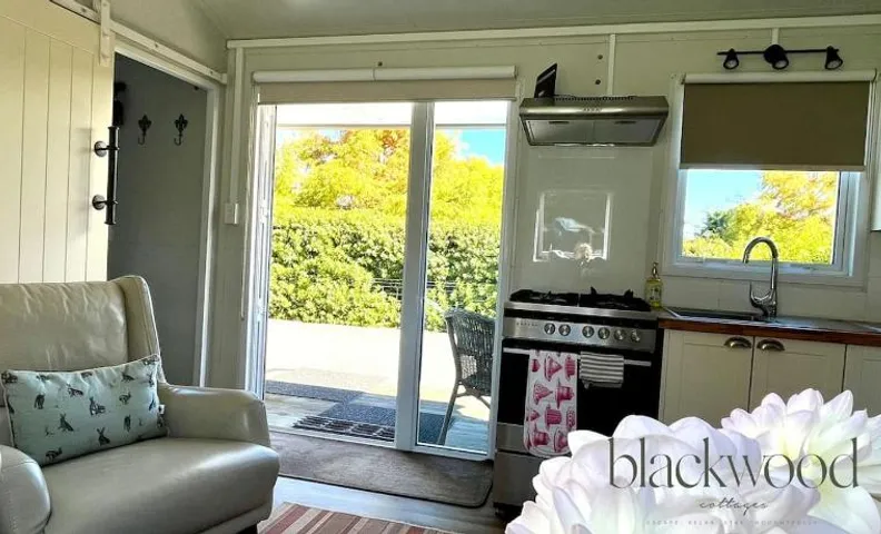 Blackbird Cottage a Cosy Country Hideaway Near Lincoln University & Local Wedding Venues