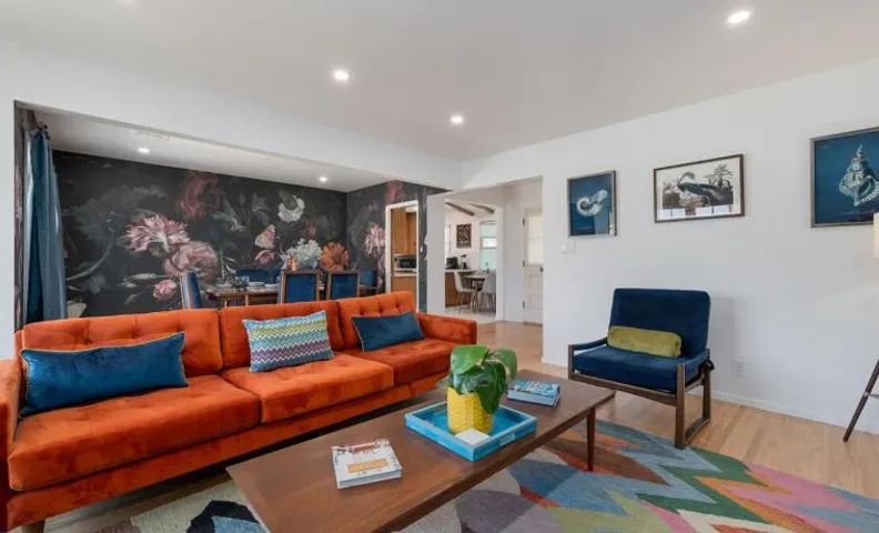 San Pedro Coastal Stay Near Beach plus Parking