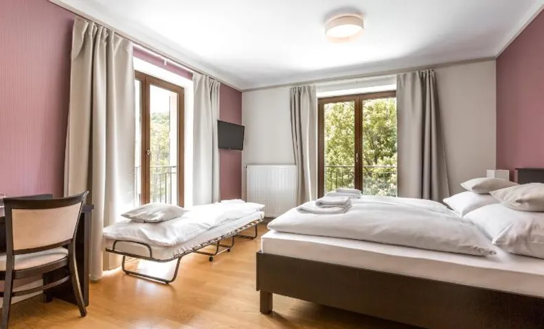 Hotel Mandat
