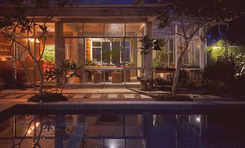 Santi Beach Retreat