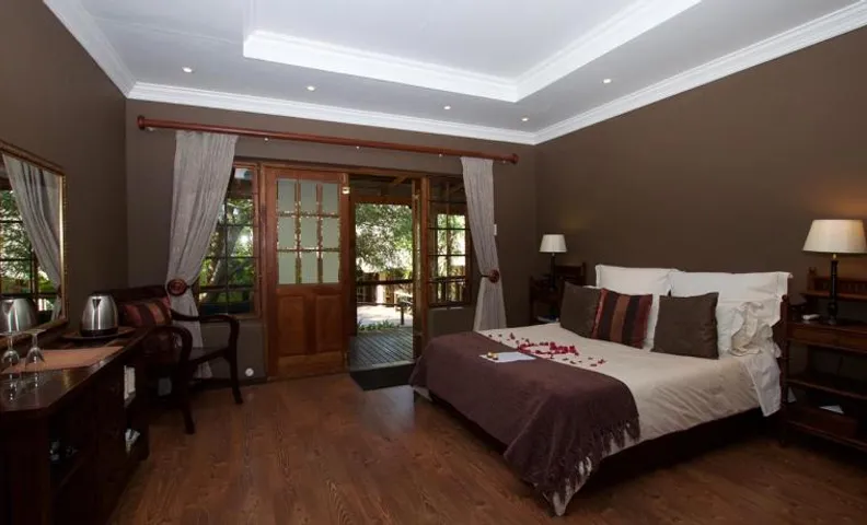 Tuskers Bush Lodge B&B