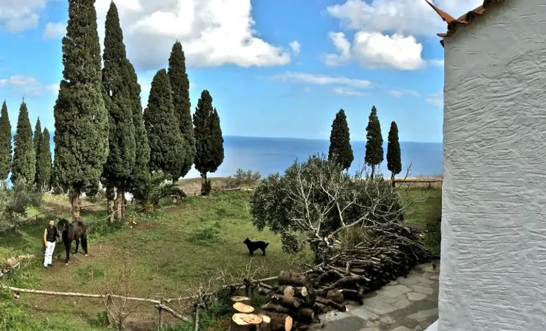 Strongilos Homestay