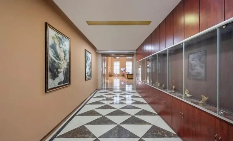 Wuyihai Internationals Hotel (Huanghe Jiaotong College High-speed Railway Station)