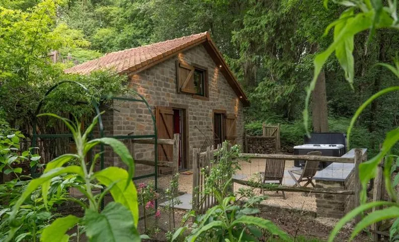 Vintage Barn with Jacuzzi in Nature