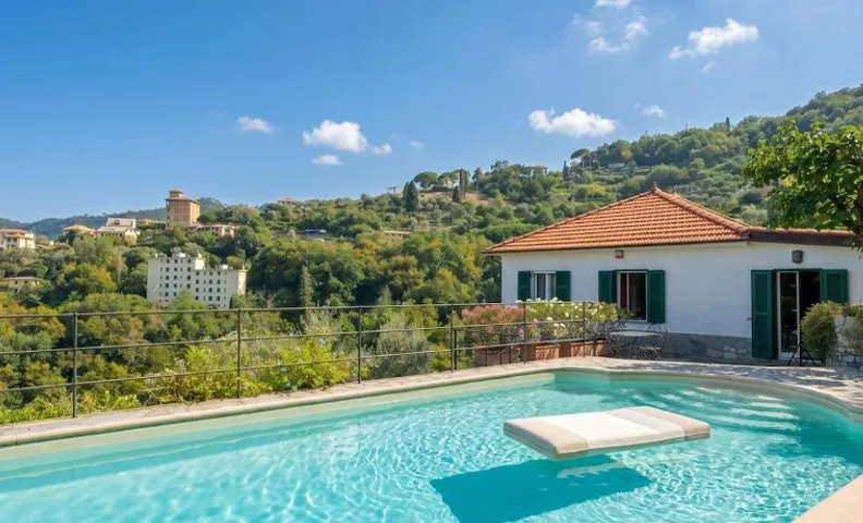 Villa with Pool e Jacuzzi Free Parking AC