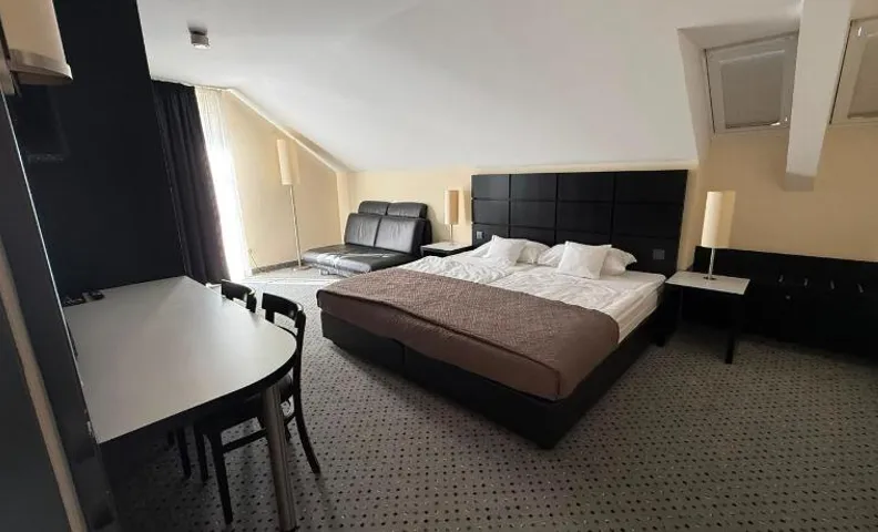 Hotel Randazzo Burgcafe'