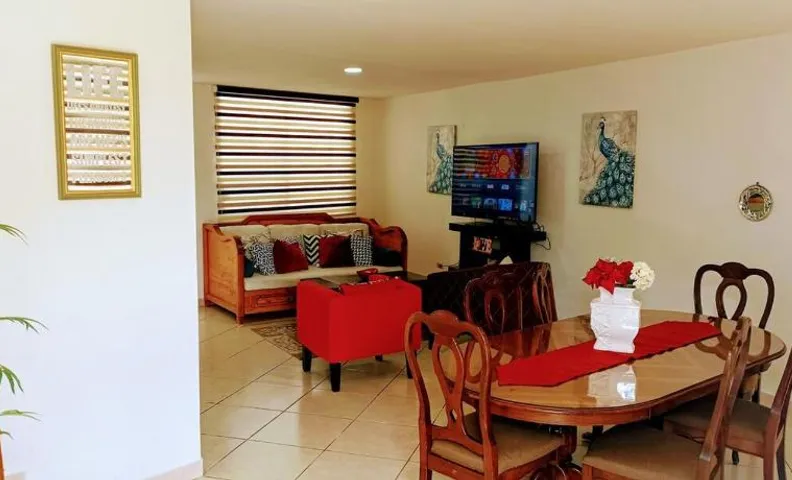 Entire house near VW Finsa Autopista Outlet