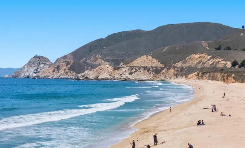 Oceanview Beach Home Walk to Beach Trails Food Family Activities