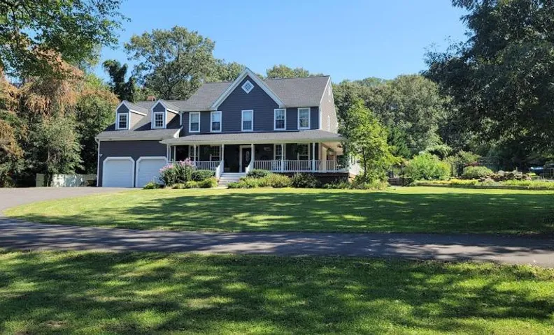 Large Home w Pool, Gym, 7 Bedrooms, Sleeps 21