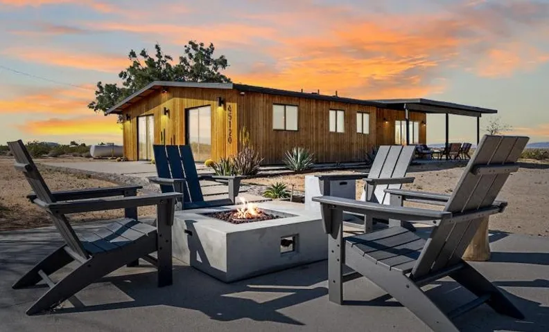 Modern on Mars - NEW Construction - SPA - Fire-pit