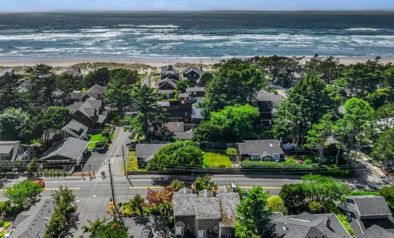 Beaches Inn Townhomes