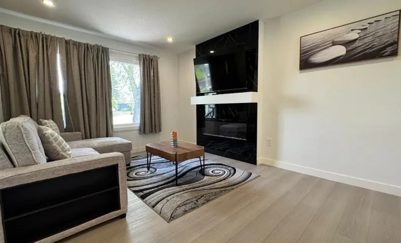 Spacious 4-Bedroom Home in NW Calgary