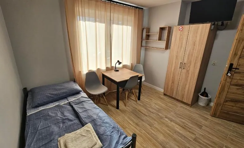 Pokoje do wynajęcia- tanie noclegi, blisko TARGI KIELCE, Jaworznia 160