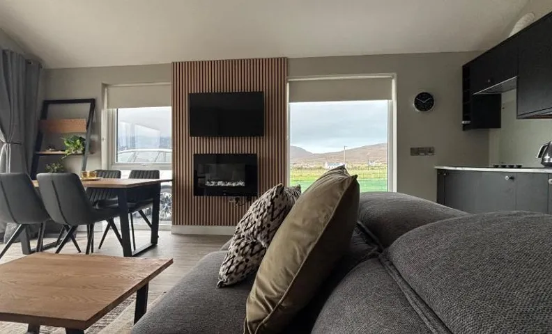 Beyond The Waters Edge Chalet