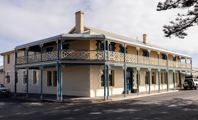 Robe Hotel