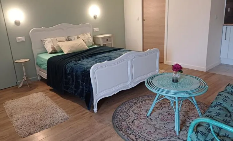 un petit studio moderne et conviviale
