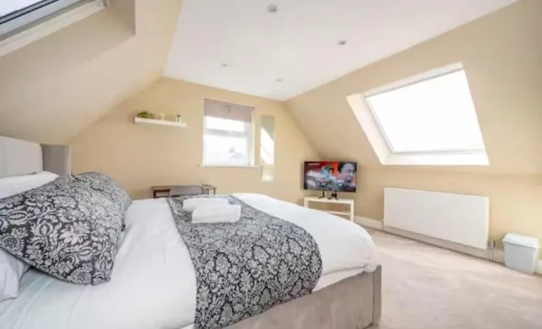 RA7C Stylish Loft Stay