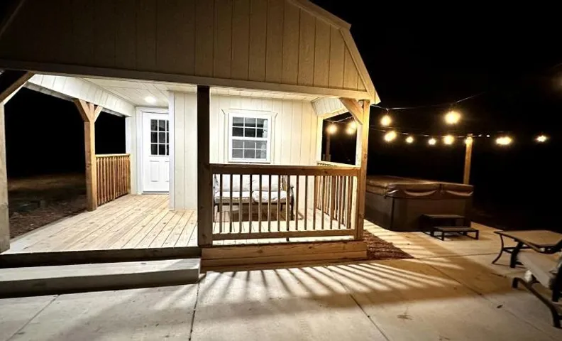 Rustic Cabin Escape with Hot Tub Near Oxford, Mississippi