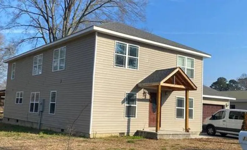 Large 5 Bedroom Home Near Downtown Dalton