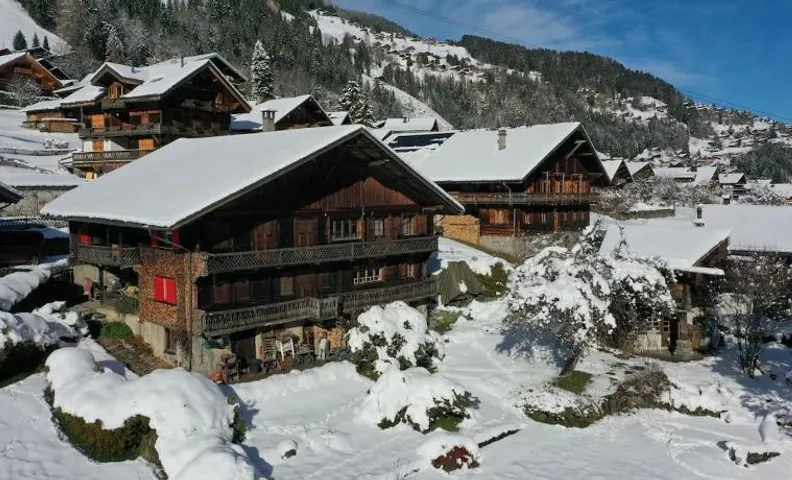 Révines - Champéry - chalet de 1845 - By BDC