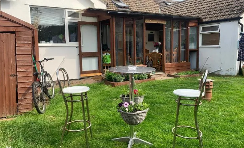 East of Ipswich Bed and Breakfast - Private & Dorm Rooms Suffolk
