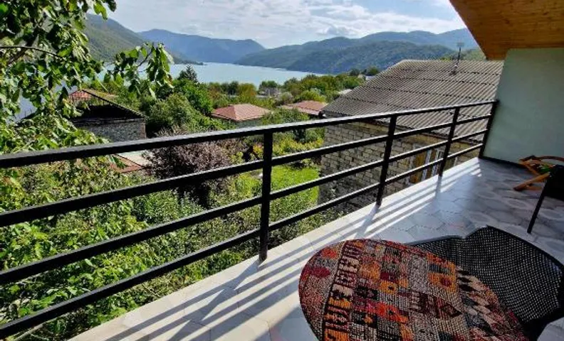 Cozy house Ananuri