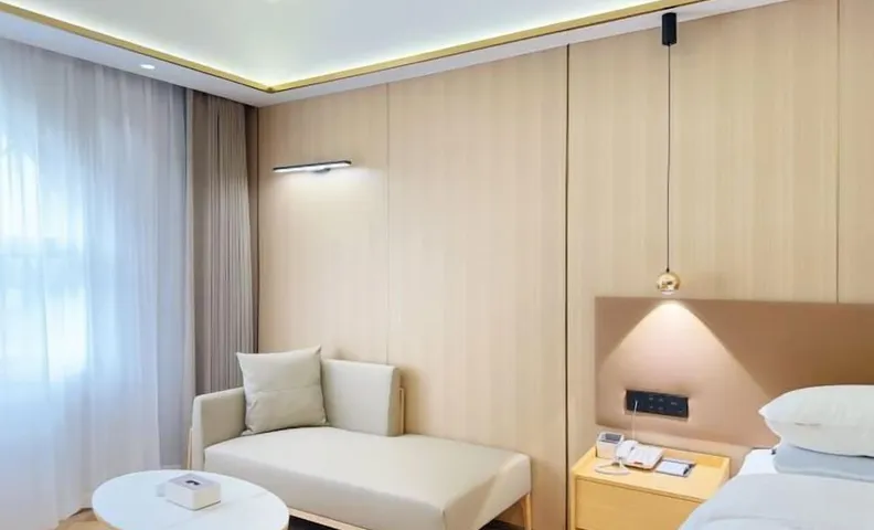 Qianjiang Hot Spring Hotel
