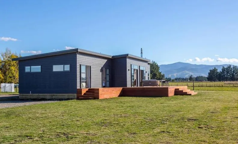 Totara on Moroa, Tauwharenikau