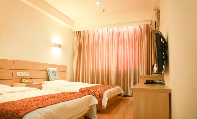 Yijialong Express Hotel (Jian Gong College Branch)