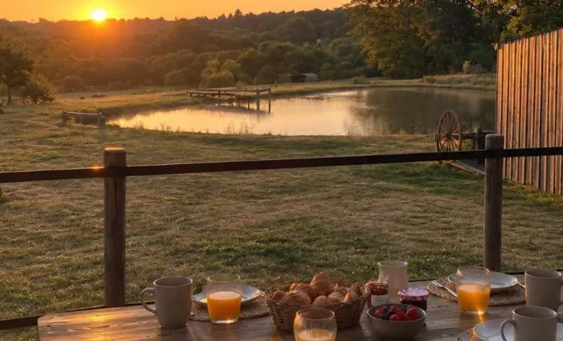 Cocolac- gîte avec étang privé en Corrèze-