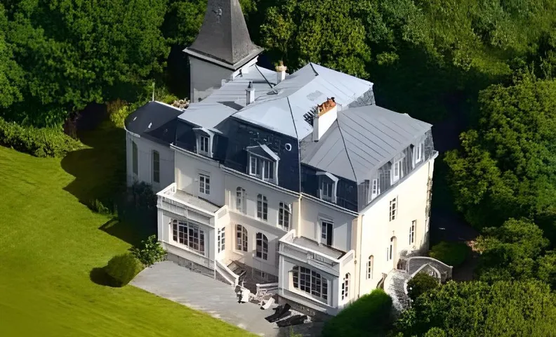 Chateau de la Marine