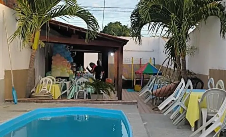 casa com piscina Espaço para laser