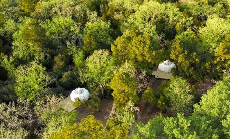 Scenic Glamping Tent Stay with Cozy Lounge Space in Smithville, Texas