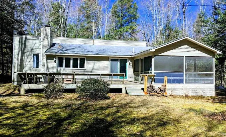 Charming Cabin with Games Room in North Woodstock, New Hampshire, Ideal for Relaxing Getaways in Nat