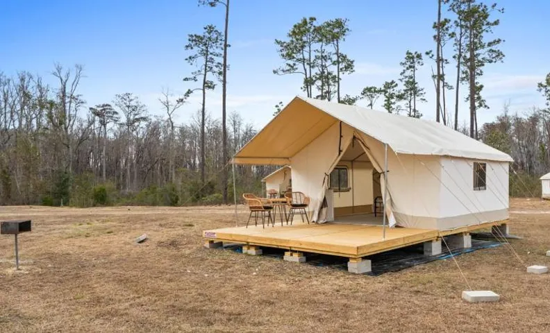 Lakeside Glamping with Free Kayaks & Fishing
