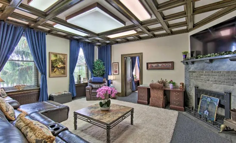 8 Mi to Hersheypark: 'Millard Mansion' in Annville